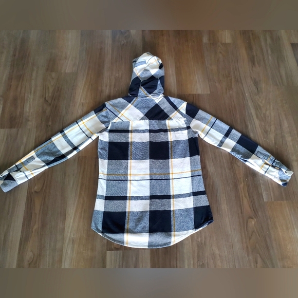 RIP ZONE Plaid Top - Picture 10 of 12